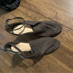 Open toed high heels. Dark Hunter green! Size 10